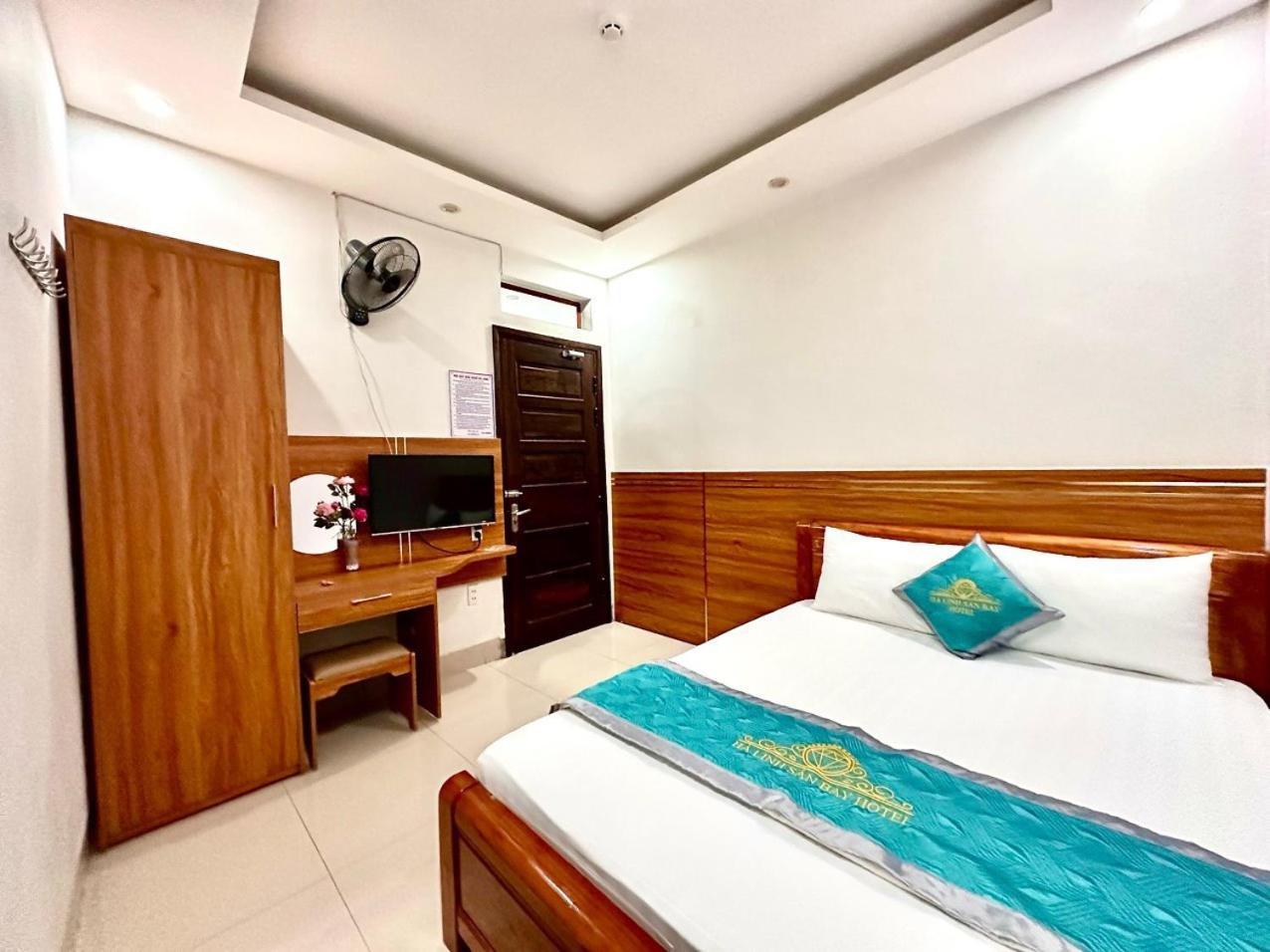 Ha Linh Hotel Db - By Bay Luxury Diện Biên Phủ Buitenkant foto